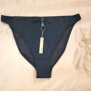 SKIMS High Leg bikini bottom!!!!!  Sz 2x